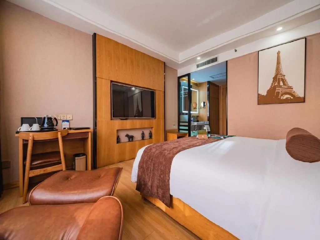 Bed in James Joyce Coffetel Xi'an Laochenggen Hongmiaopo Metro Station