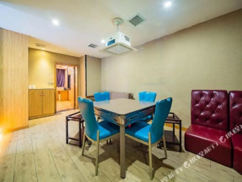 James Joyce Coffetel Xi'an Laochenggen Hongmiaopo Metro Station