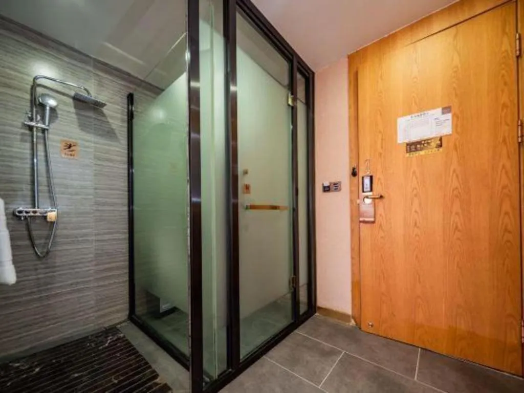 James Joyce Coffetel Xi'an Laochenggen Hongmiaopo Metro Station