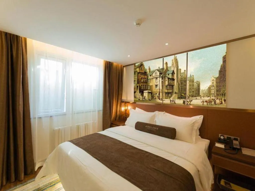 Bed in James Joyce Coffetel Beijing Qianmen Branch