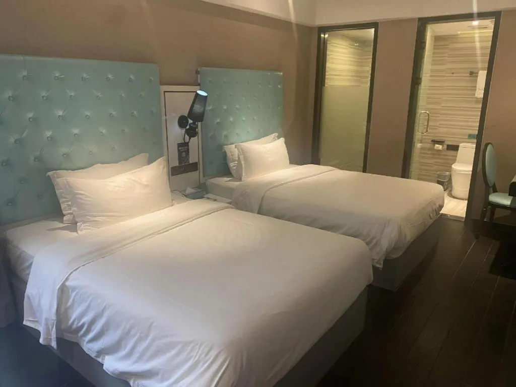 Bed in Xana Hotelle Guangzhou Tiyuxi Road Metro Station Branch