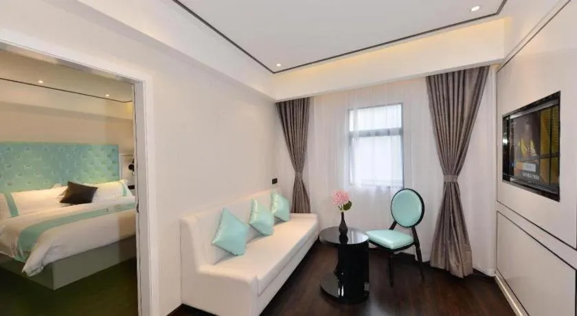 Bed in Xana Hotelle Guangzhou Tiyuxi Road Metro Station Branch