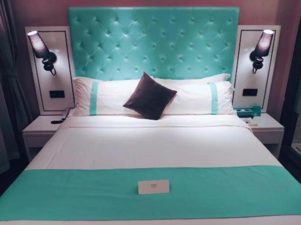 Bed in Xana Hotelle Guangzhou Tiyuxi Road Metro Station Branch