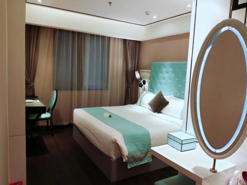 Bed in Xana Hotelle Guangzhou Tiyuxi Road Metro Station Branch