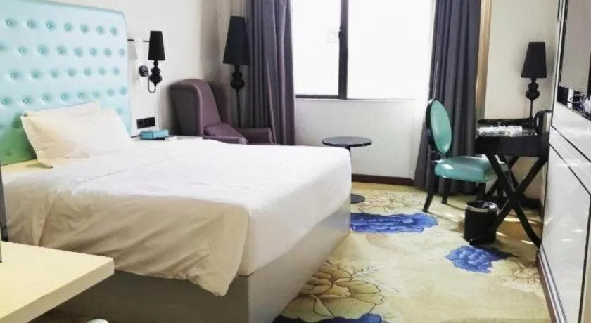 Bed in Xana Lite Guangzhou Shixi Metro Station