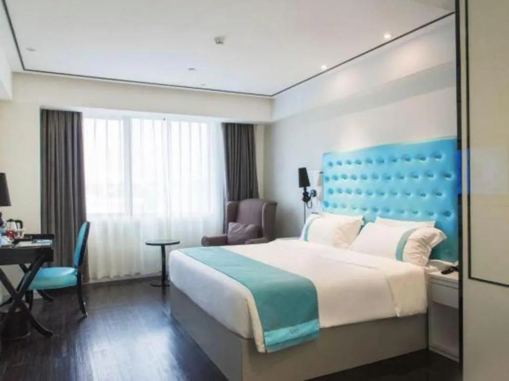 Bed in Xana Lite Guangzhou Shixi Metro Station