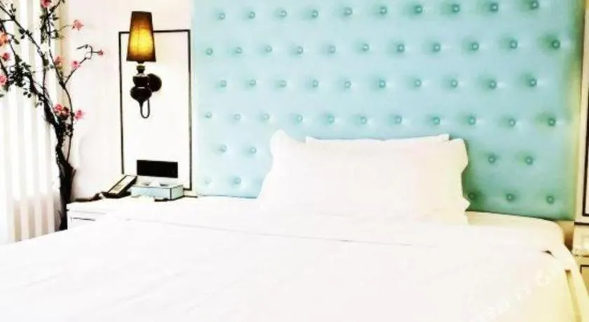 Bed in Xana Lite Guangzhou Shixi Metro Station