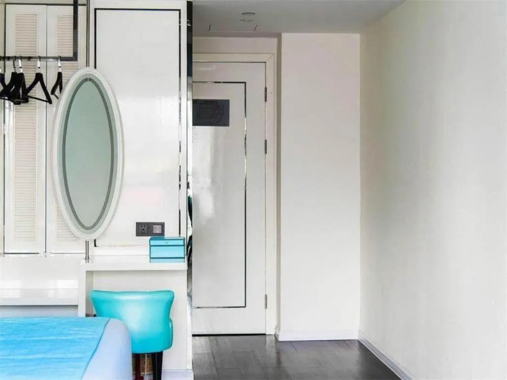 Xana Lite Guangzhou Shixi Metro Station