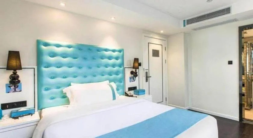 Bed in Xana Lite Guangzhou Shixi Metro Station