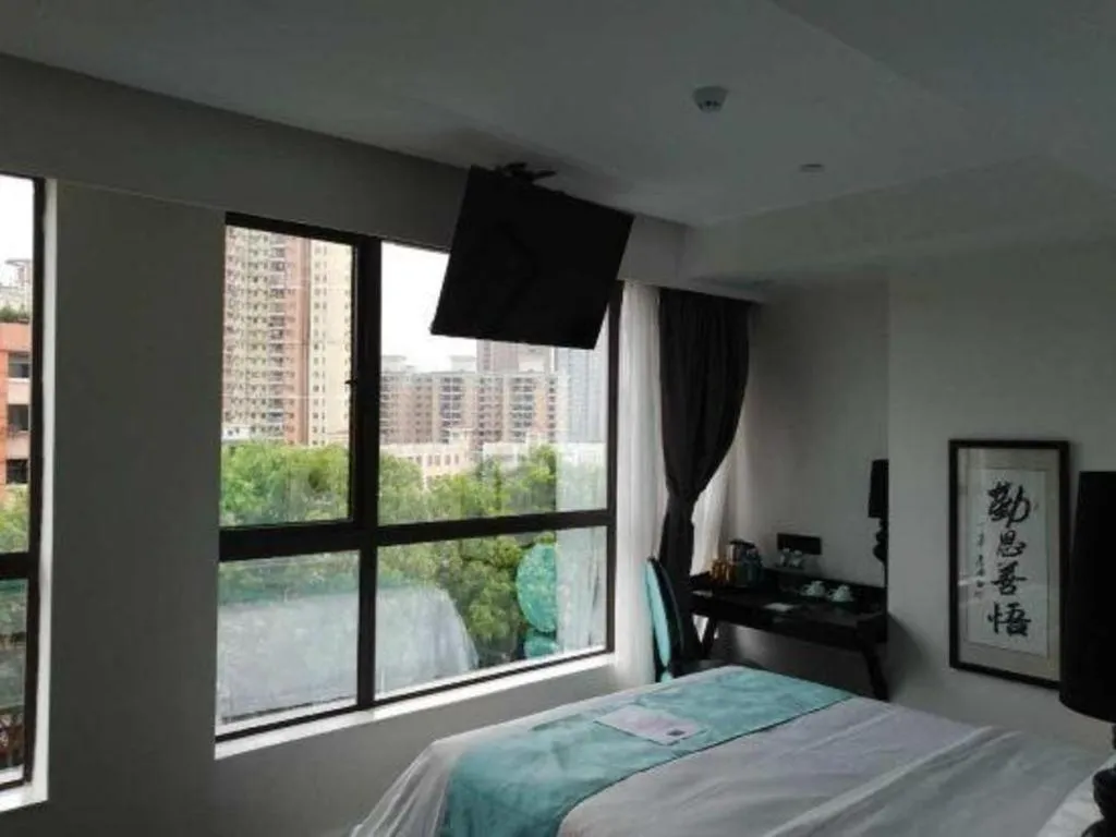 Bed in Xana Lite Guangzhou Shixi Metro Station