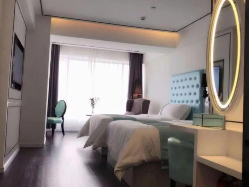 Bed in Xana Lite Guangzhou Shixi Metro Station