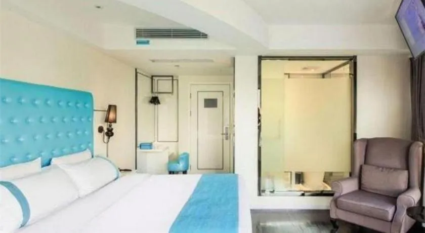 Bed in Xana Lite Guangzhou Shixi Metro Station