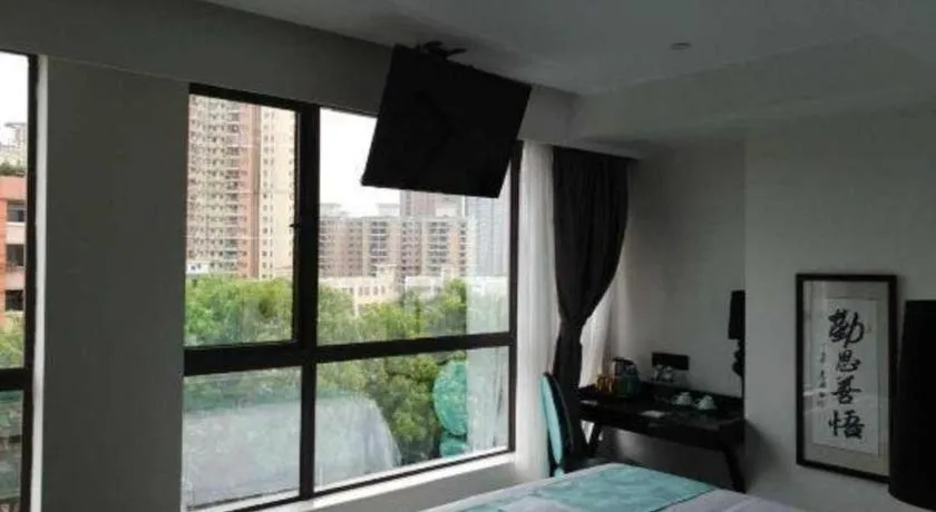 Bed in Xana Lite Guangzhou Shixi Metro Station