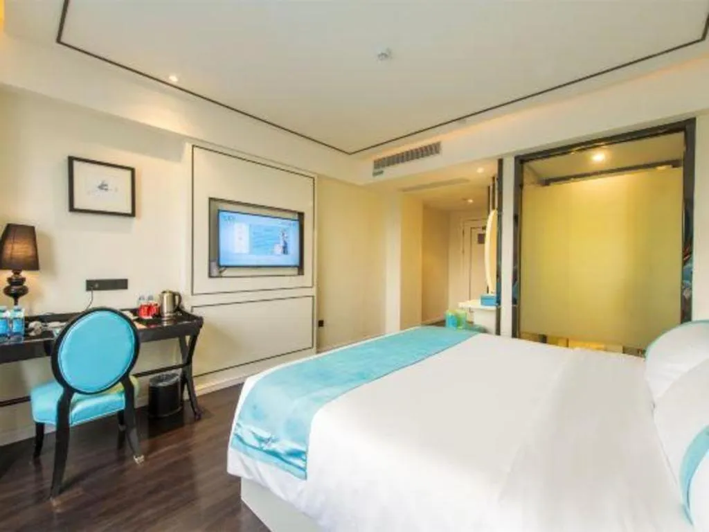 Bed in Xana Lite Guangzhou Shixi Metro Station