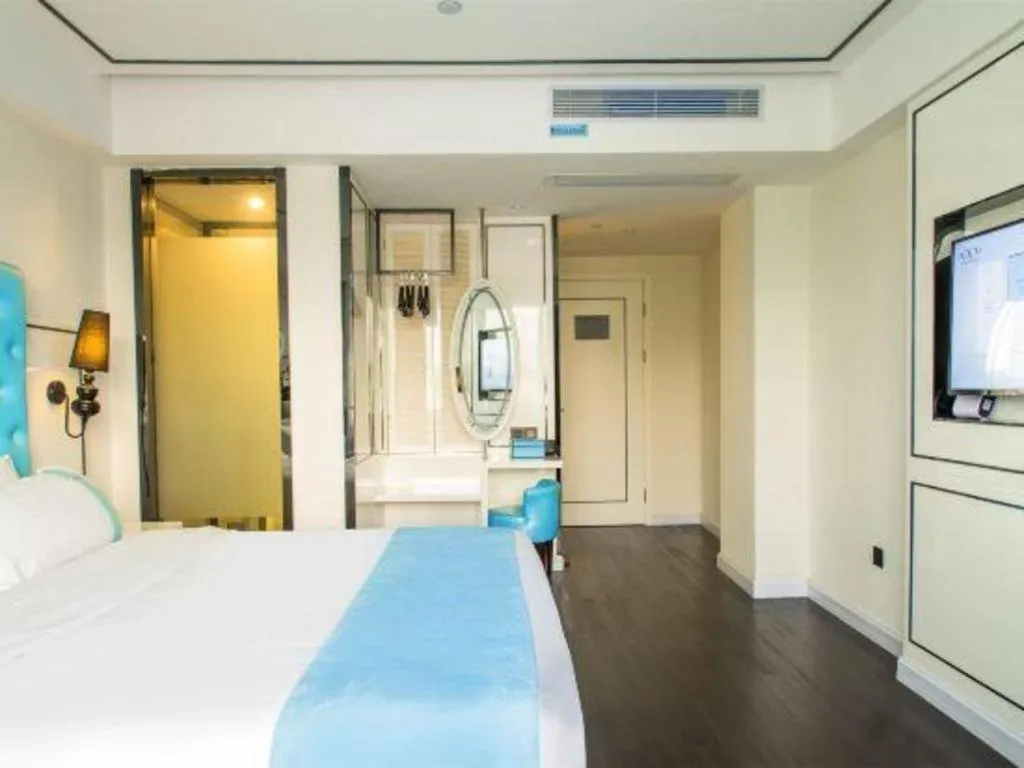 Bed in Xana Lite Guangzhou Shixi Metro Station