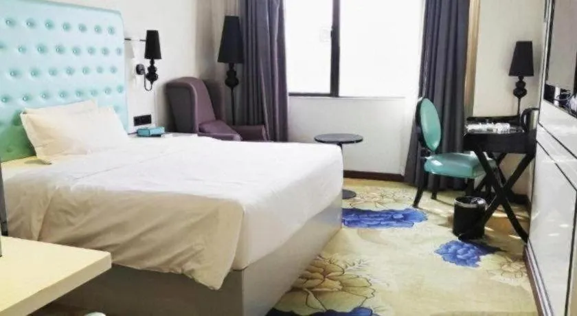 Bed in Xana Lite Guangzhou Shixi Metro Station