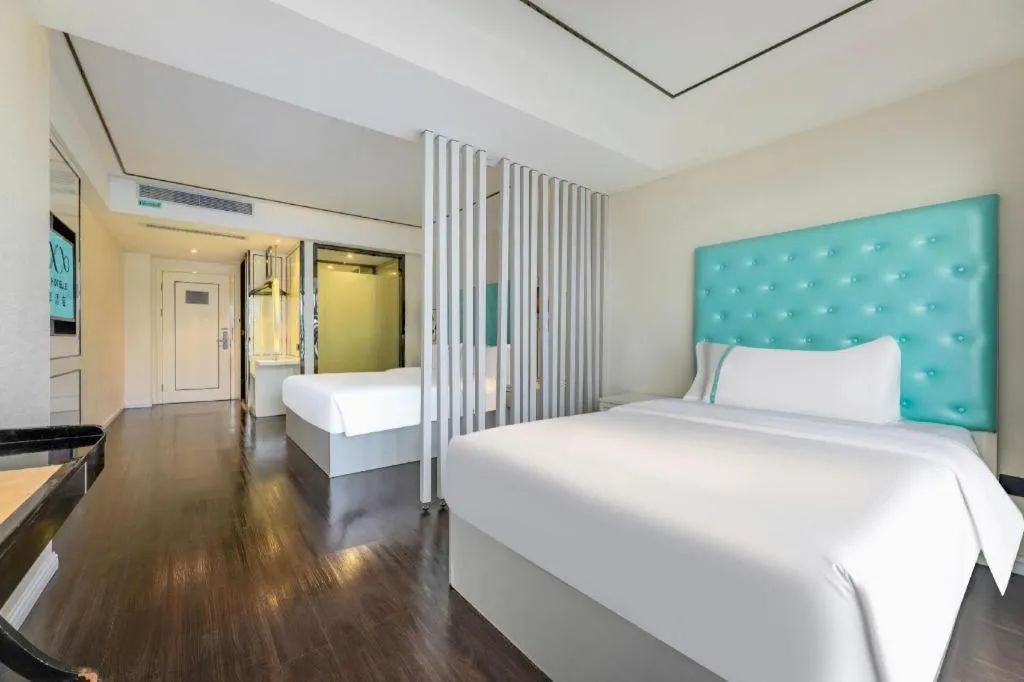 Bed in Xana Lite Guangzhou Shixi Metro Station