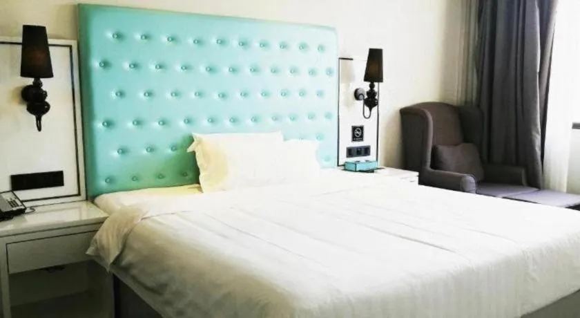 Bed in Xana Lite Guangzhou Shixi Metro Station