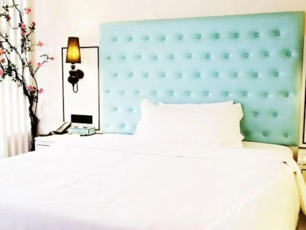 Bed in Xana Lite Guangzhou Shixi Metro Station