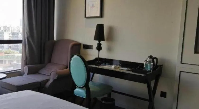 Bed in Xana Lite Guangzhou Shixi Metro Station