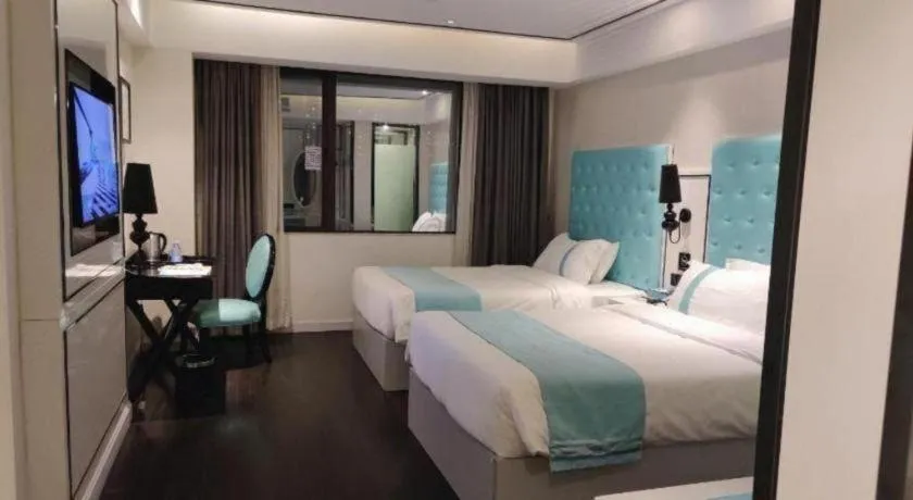 Bed in Xana Lite Guangzhou Shixi Metro Station