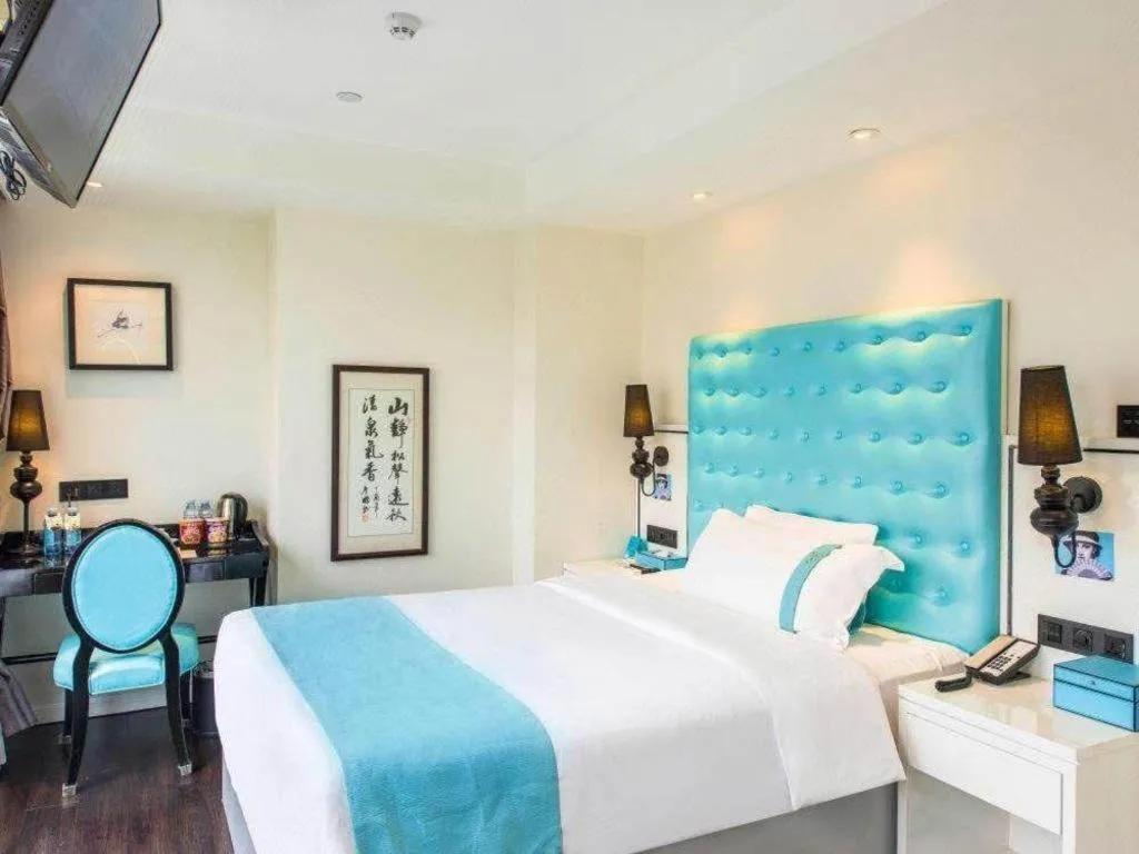 Bed in Xana Lite Guangzhou Shixi Metro Station