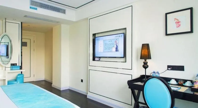 Bed in Xana Lite Guangzhou Shixi Metro Station