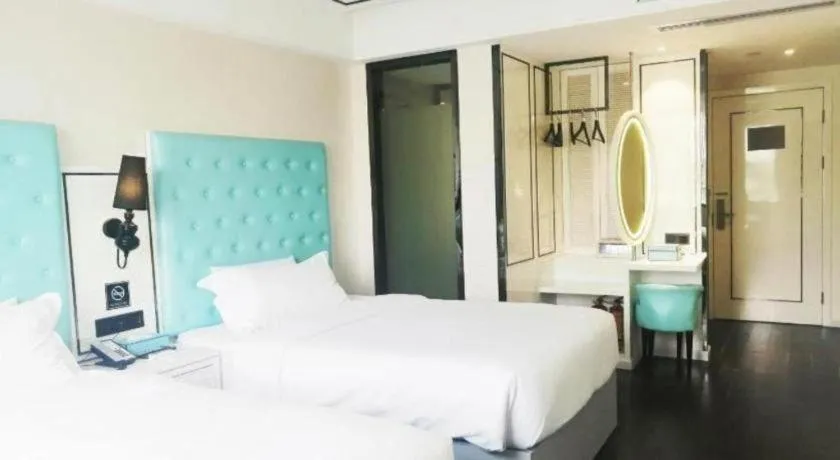 Bed in Xana Lite Guangzhou Shixi Metro Station