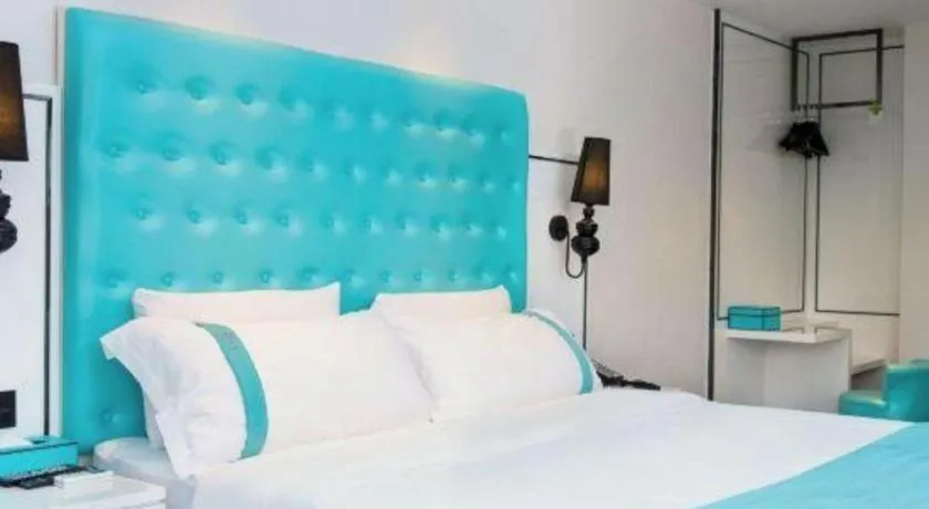 Bed in Xana Lite Guangzhou Shixi Metro Station