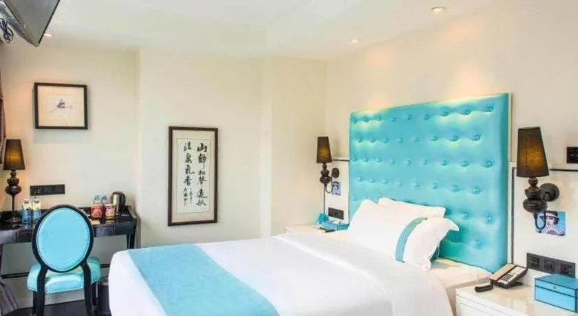 Bed in Xana Lite Guangzhou Shixi Metro Station