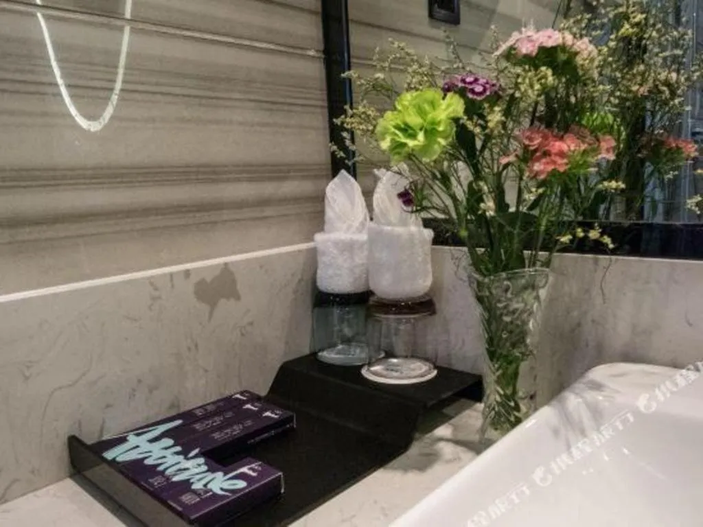 Xana Lite Guangzhou Shixi Metro Station