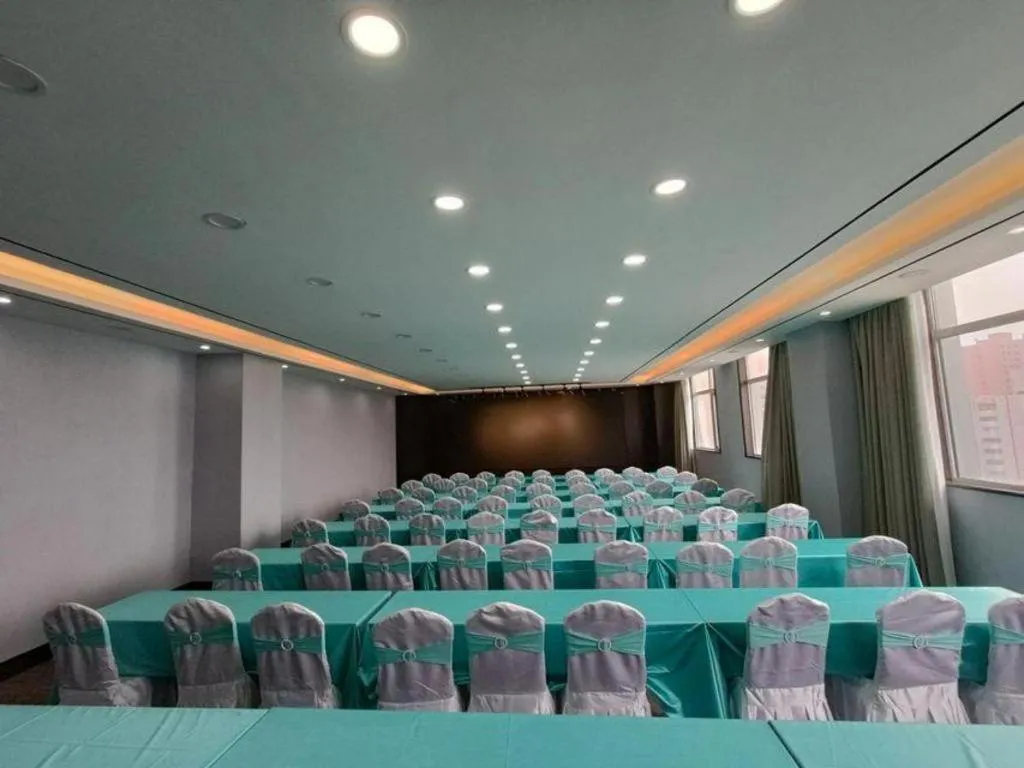 Xana Hotelle Jinan Daminghu North Gate