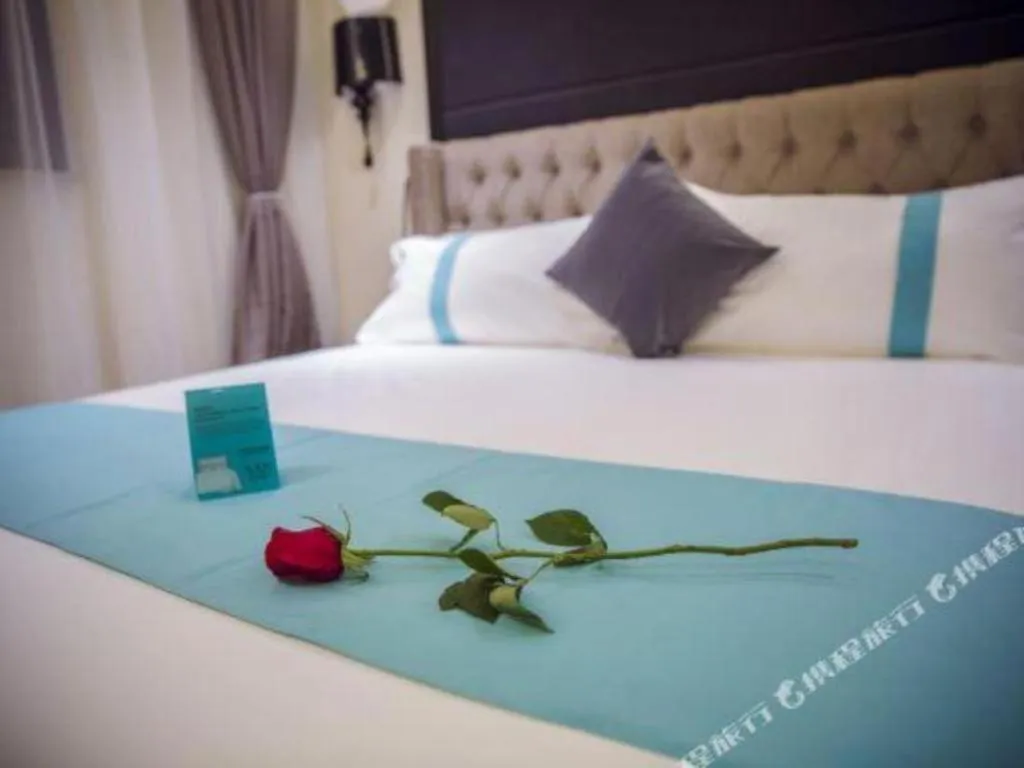 Bed in Xana Hotelle Beijing Olympic Park South Lishuiqiao Metro Station