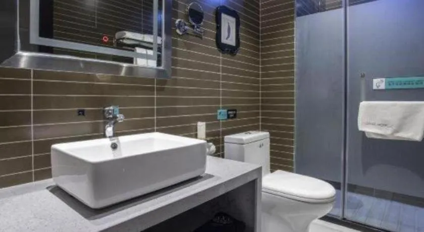 Xana Hotelle Shihezi Junken Museum Branch