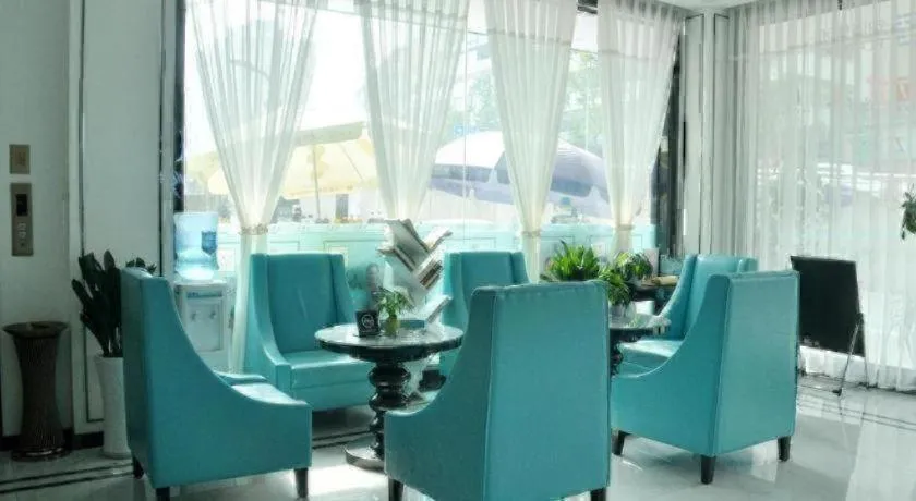 Xana Hotelle Neijiang City Center Branch