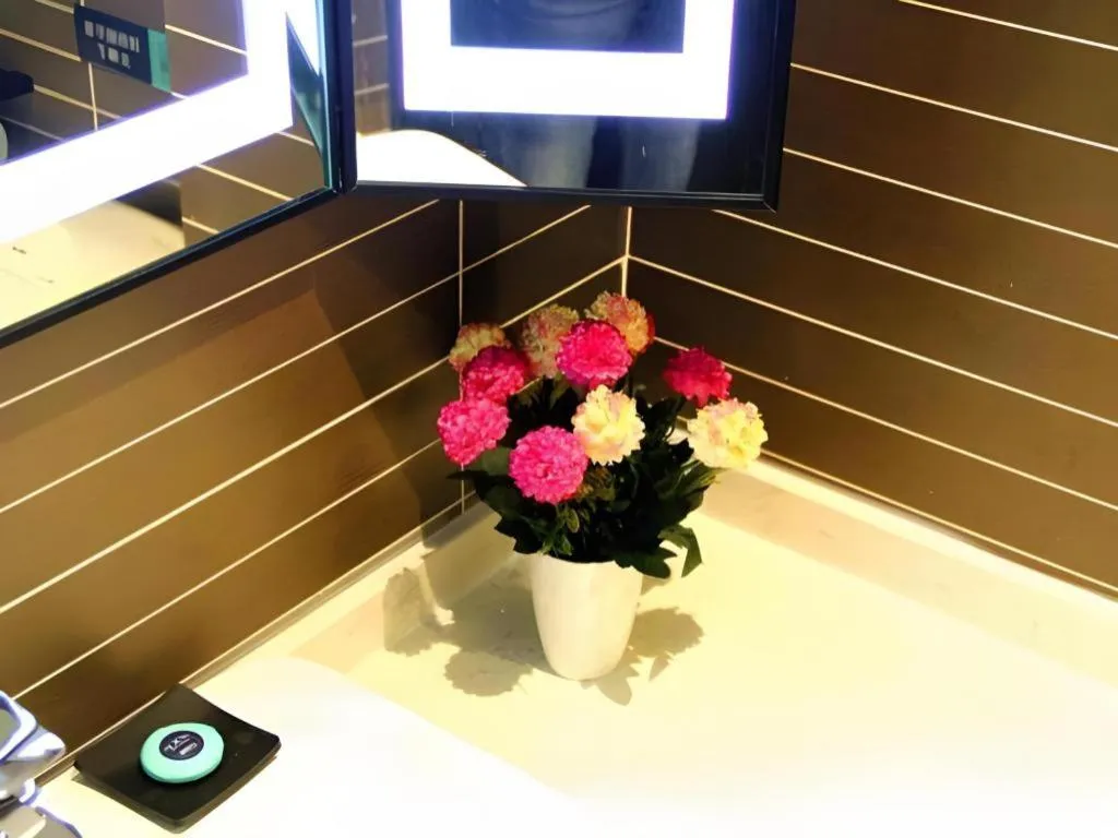 Xana Lite Korla Xiangli Avenue Food Street