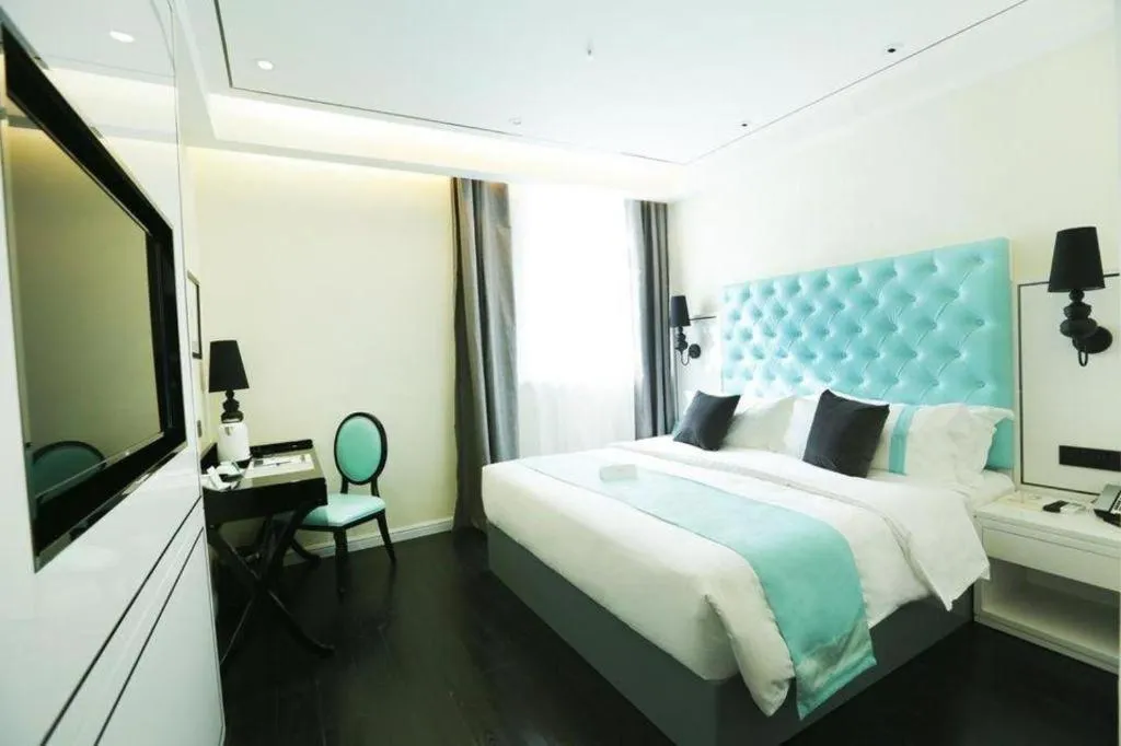 Bed in Xana Lite·Dunhua Railway Station