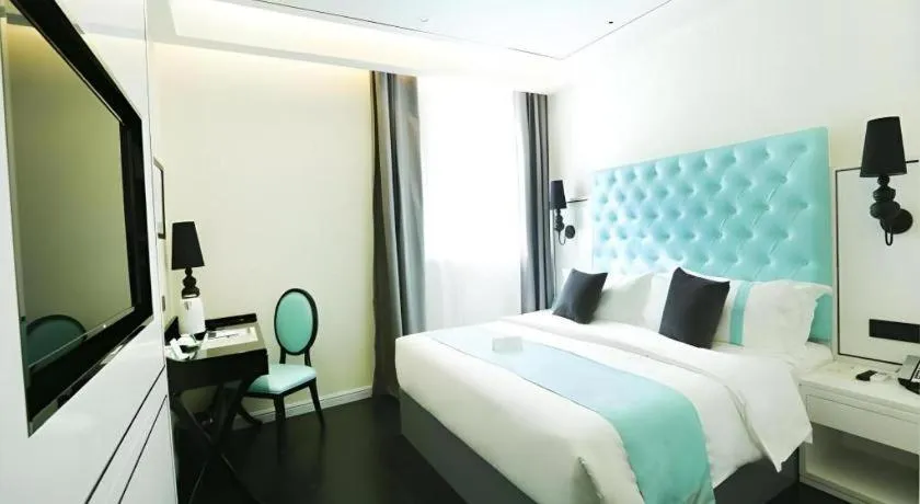 Bed in Xana Lite·Dunhua Railway Station