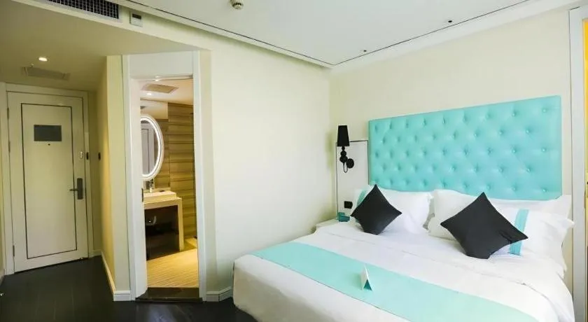 Bed in Xana Lite·Dunhua Railway Station