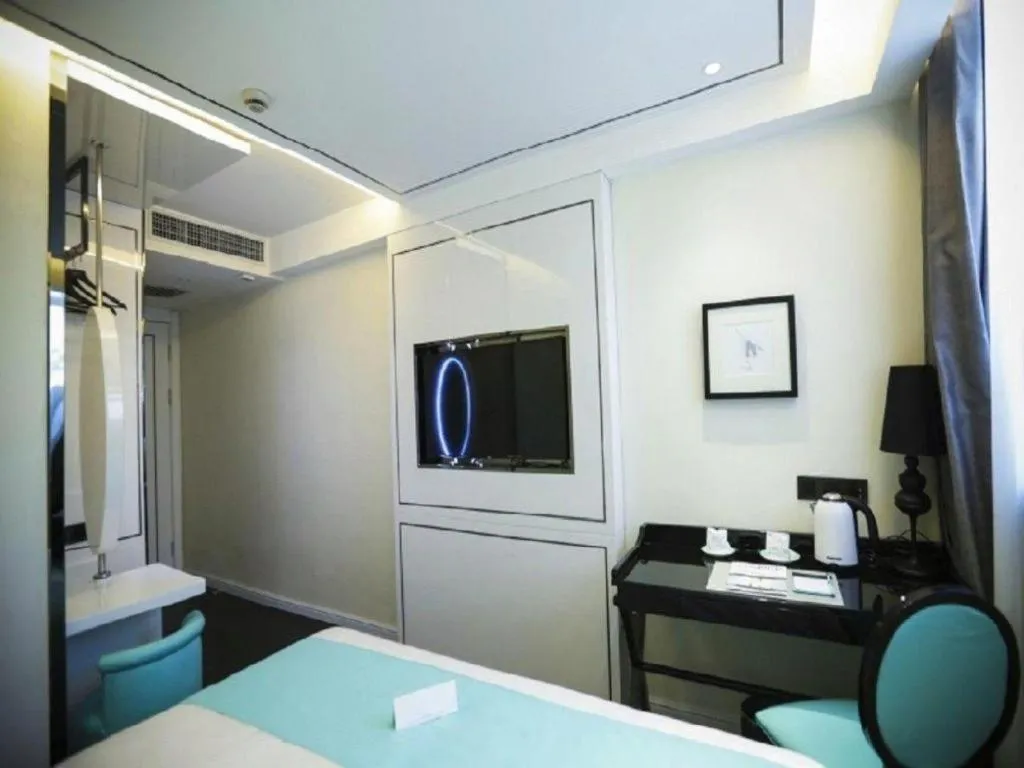 Bed in Xana Lite·Dunhua Railway Station