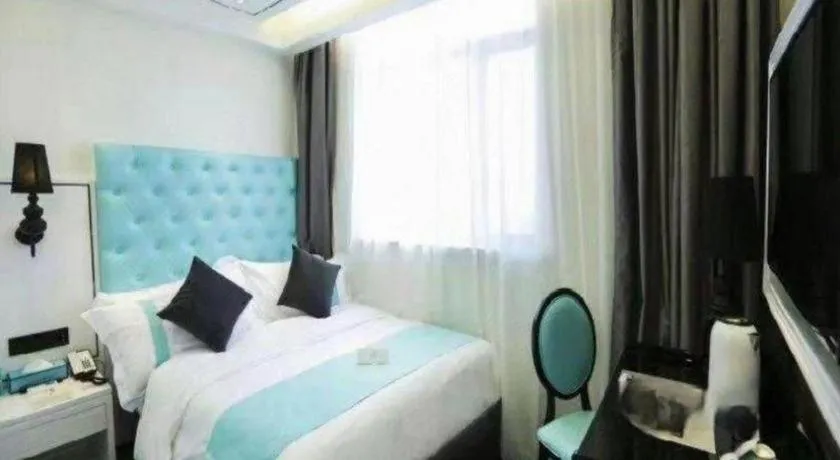 Bed in Xana Lite·Dunhua Railway Station