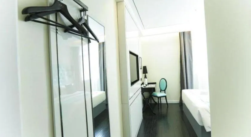 Bed in Xana Lite·Dunhua Railway Station