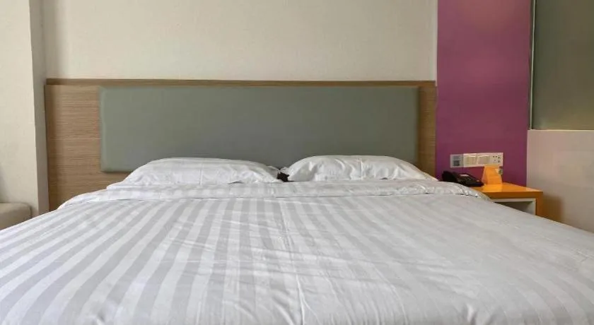 Bed in 7Days Inn Tianjin Airport NO.1 Bridge Branch