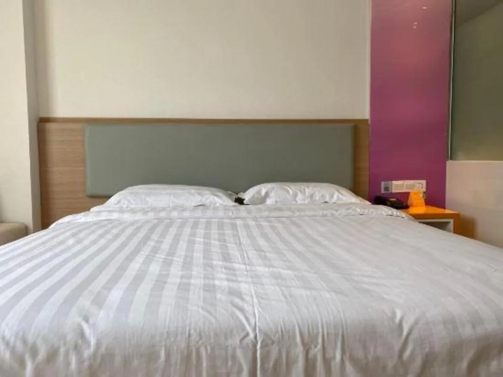 Bed in 7Days Inn Tianjin Airport NO.1 Bridge Branch