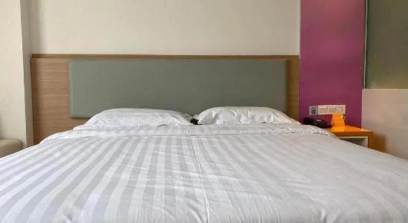 Bed in 7Days Inn Tianjin Airport NO.1 Bridge Branch