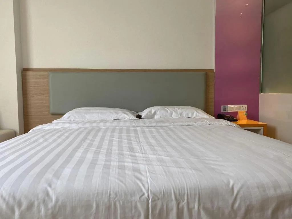 Bed in 7Days Inn Tianjin Airport NO.1 Bridge Branch