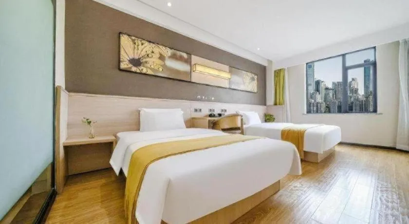 Bed in IU Hotel Chengdu Jianyang Xiongzhou Plaza