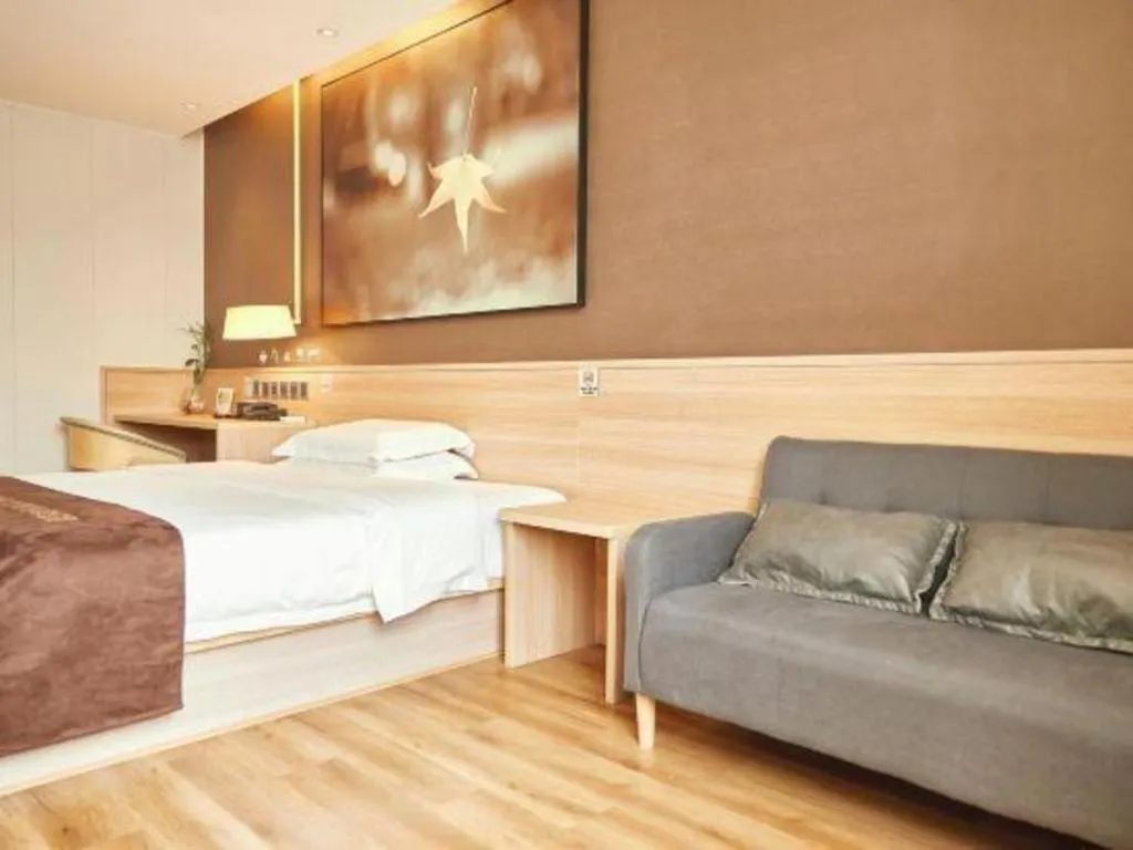 IU Hotel Chengdu Jianyang Xiongzhou Plaza