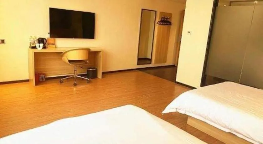 Bed in IU Hotel Chongqing Jiangbei International Airport