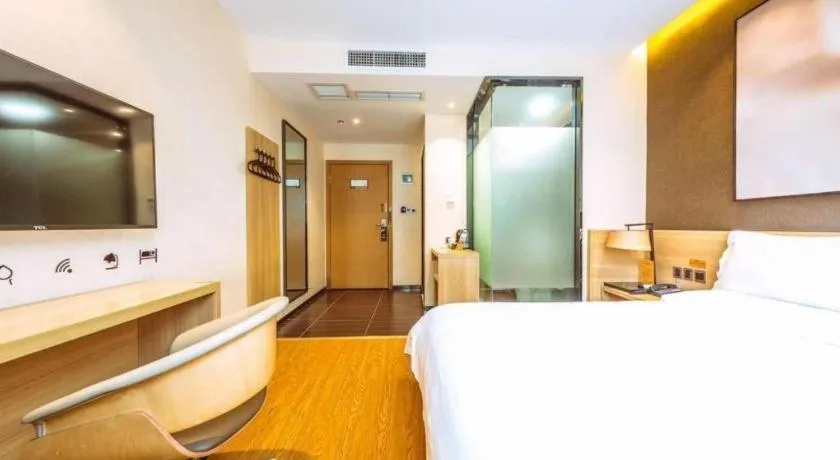 Bed in IU Hotel Chongqing Jiangbei International Airport